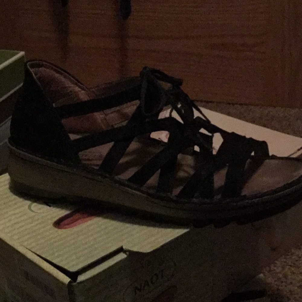 Naot Yarrow sandals